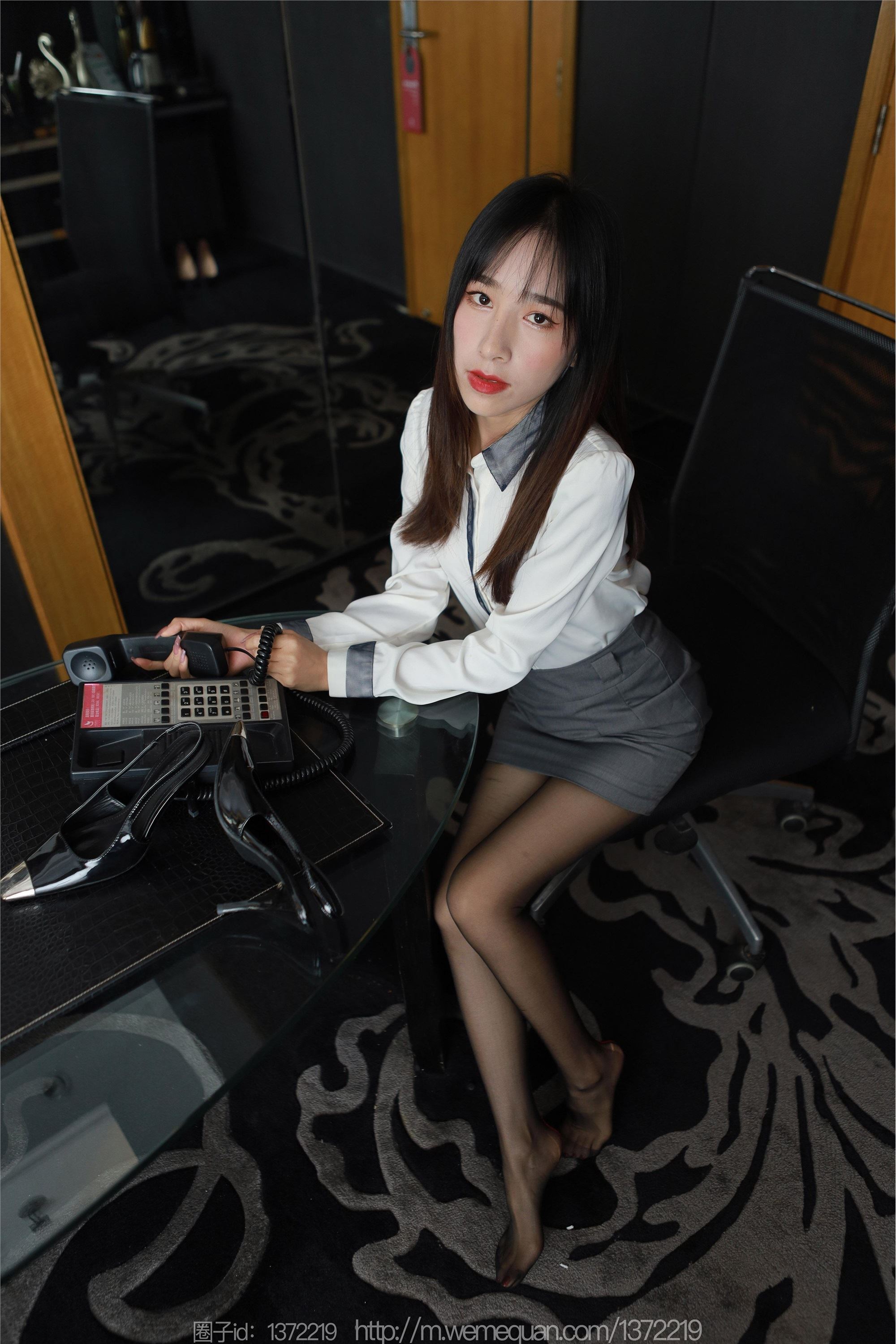 IESS异思趣向  2023.03.10 丝享家 1386 美子《销售部美女》